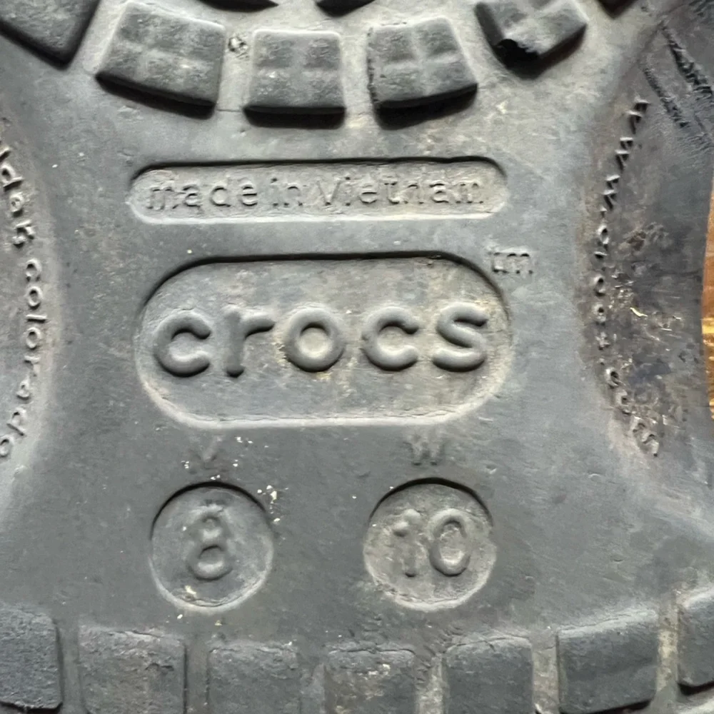 CROCS comfortable slip
